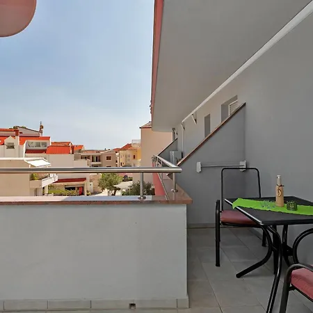 Apartment Juric - One Bedroom With Balcony - 3