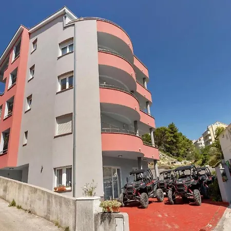 Juric - One Bedroom With Balcony - 3